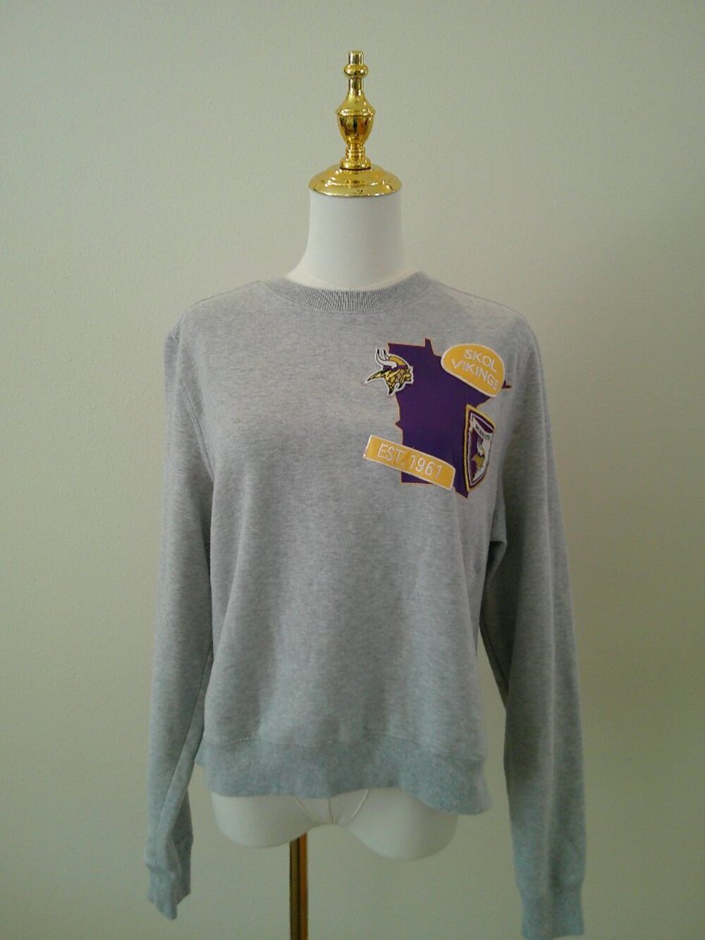 WEAR by Erin Andrews Women's Minnesota Vikings Crewneck Sweatshirt Large